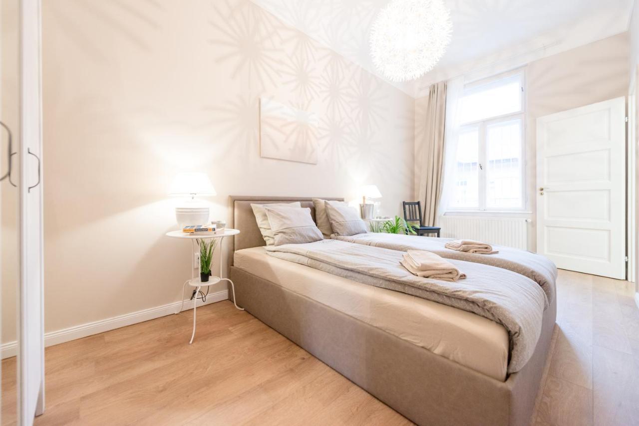 דירות בודפשט Downtown Heart 3 Bdr, 2 Bath, A/C מראה חיצוני תמונה